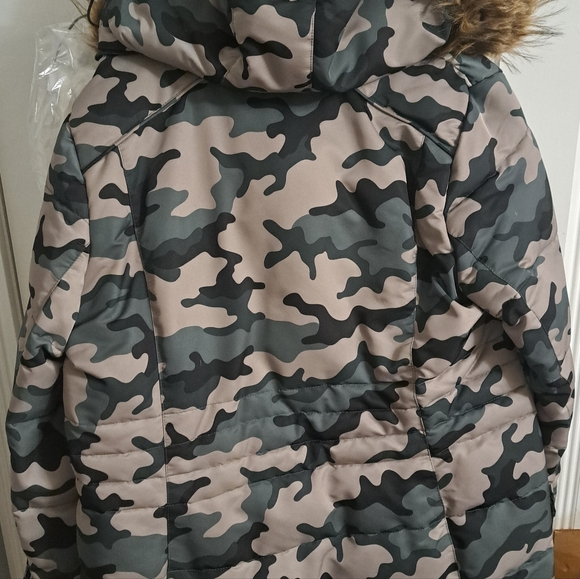 Pre owned Artic Expedition ladies size L coat. Camo - Picture 2 of 8